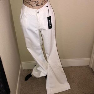 💕 NWT Allen B Flare Leg Jeans